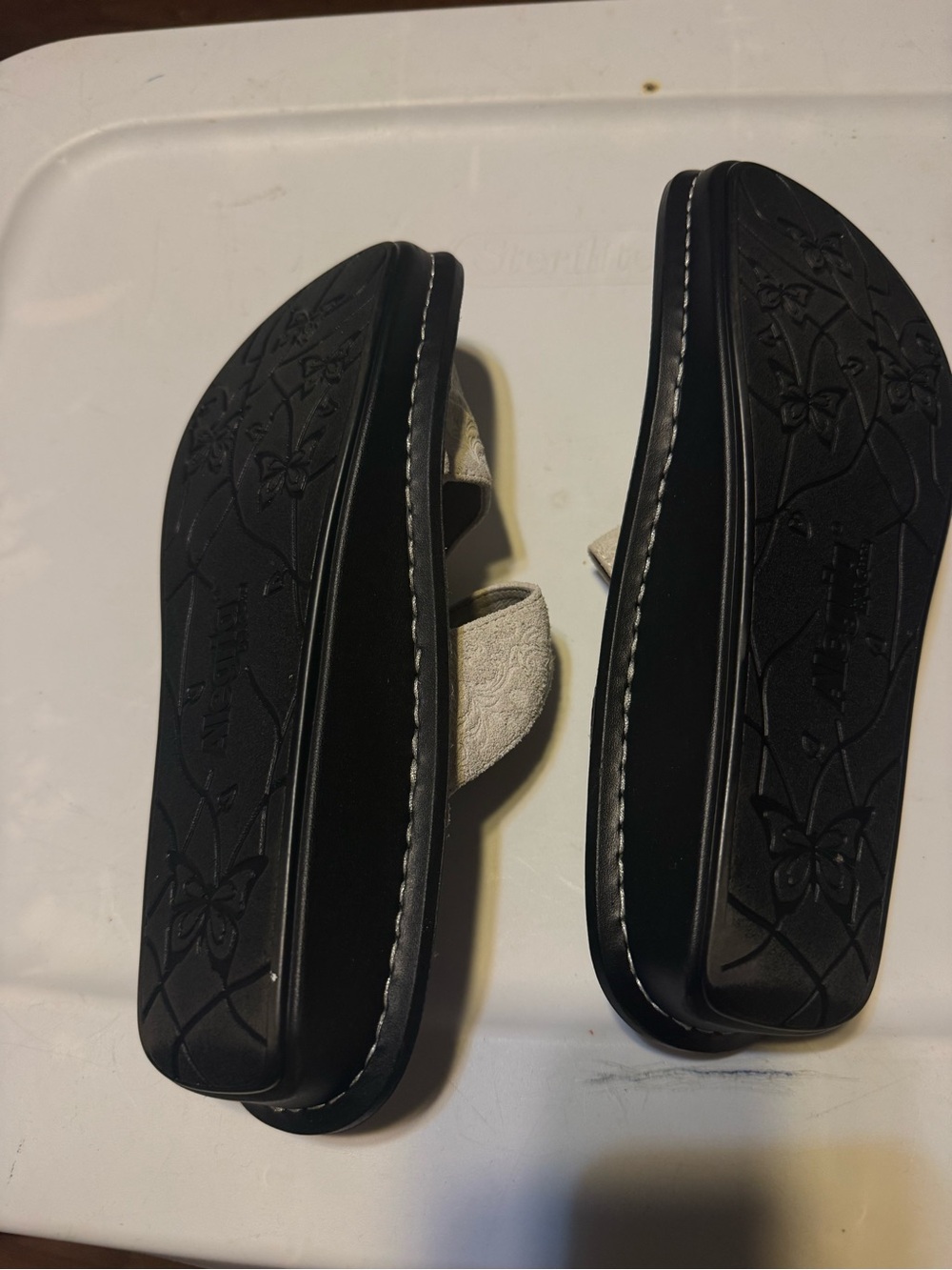 Alegeri Light Gray Triple-Strap Comfort Slide Sandals - Picture 5 of 5